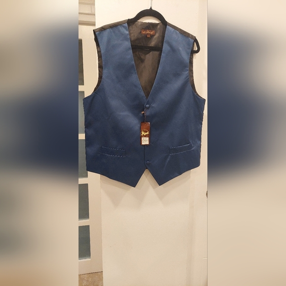 Classic Silver Vest with Lightweight Fabric - Picture 5 of 10